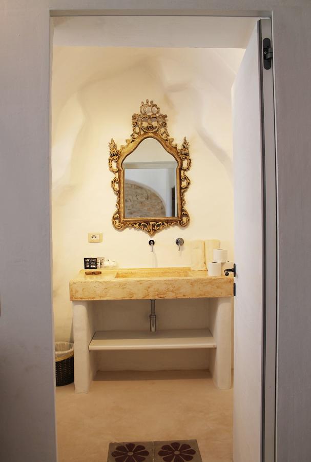 Palazzo Camarda B&B Ceglie Messapica Exterior photo