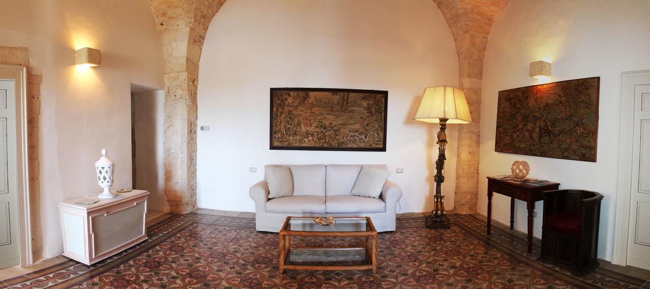Palazzo Camarda B&B Ceglie Messapica Exterior photo